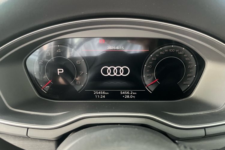 Used Audi A4L 2024 40 TFSI Luxury Dynamic Edition Odometer Close Up