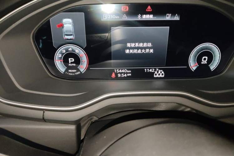 Used Audi A4L 2024 40 TFSI Luxury Dynamic Edition Odometer Close Up