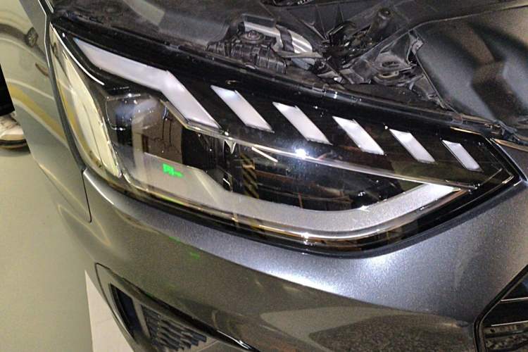 Used Audi A4L 2024 40 TFSI Luxury Dynamic Edition Right Front Headlight