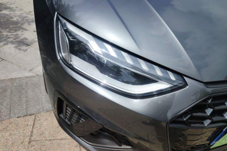 Used Audi A4L 2024 40 TFSI Luxury Dynamic Edition Right Front Headlight