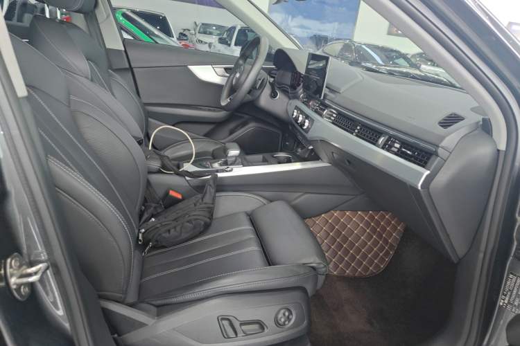 Used Audi A4L 2024 40 TFSI Fashion Dynamic Model Right Front Seat