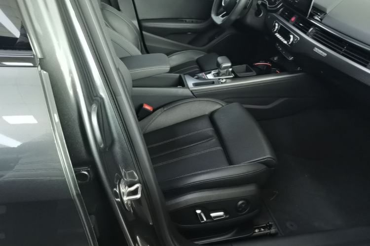 Used Audi A4L 2024 40 TFSI quattro RS Performance Package Right Front Seat