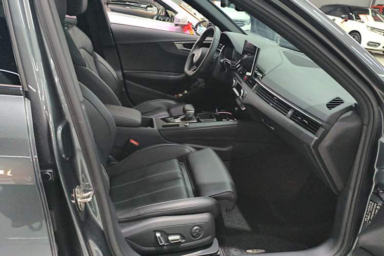 Used Audi A4L 2024 40 TFSI Luxury Dynamic Edition Right Front Seat