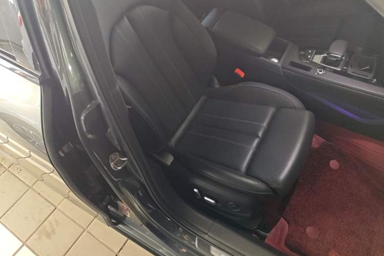 Used Audi A4L 2024 40 TFSI Luxury Dynamic Edition Right Front Seat