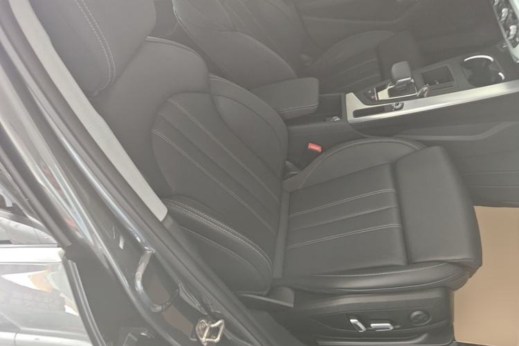 Used Audi A4L 2024 40 TFSI Fashion Dynamic Model Right Front Seat