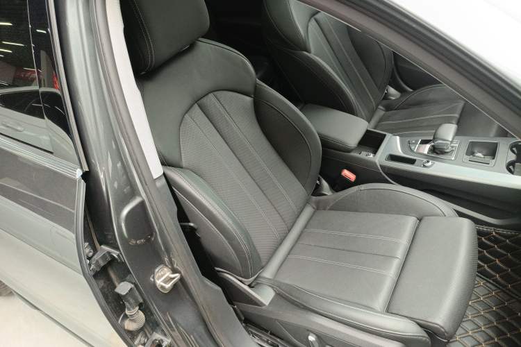 Used Audi A4L 2024 40 TFSI Fashion Dynamic Model Right Front Seat