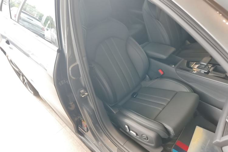 Used Audi A4L 2024 40 TFSI Luxury Dynamic Edition Right Front Seat