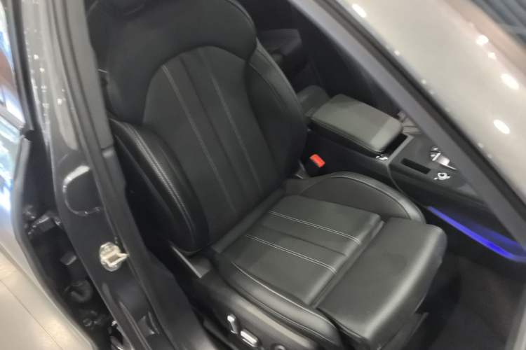Used Audi A4L 2024 40 TFSI Luxury Dynamic Edition Right Front Seat