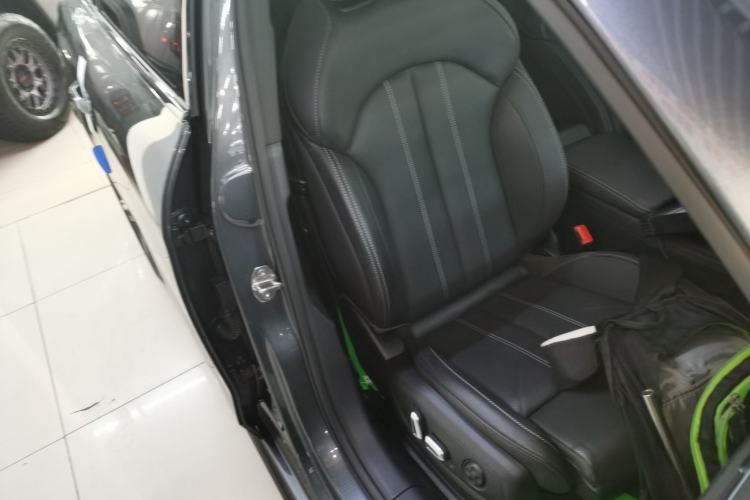 Used Audi A4L 2024 40 TFSI Luxury Dynamic Edition Right Front Seat