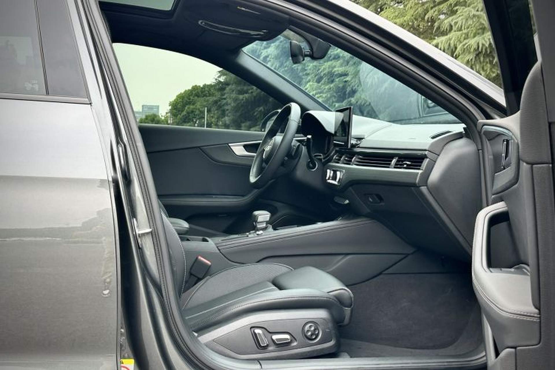 Used Audi A4L 2024 40 TFSI Luxury Dynamic Edition Right Front Seat