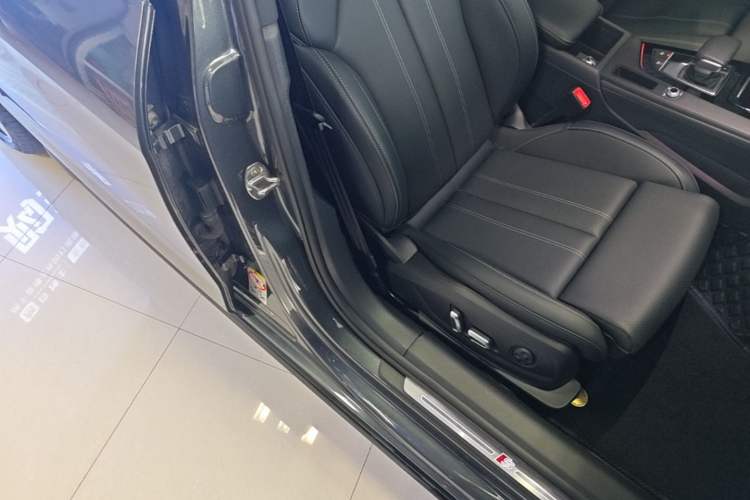 Used Audi A4L 2024 40 TFSI Luxury Dynamic Edition Right Front Seat