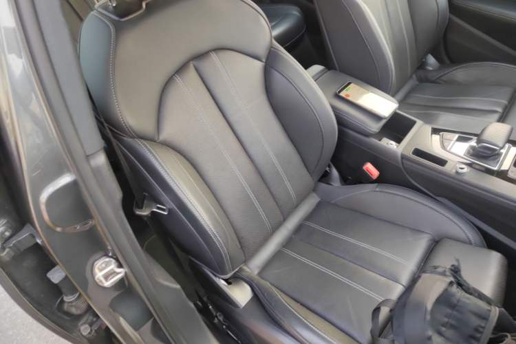 Used Audi A4L 2024 40 TFSI Luxury Dynamic Edition Right Front Seat