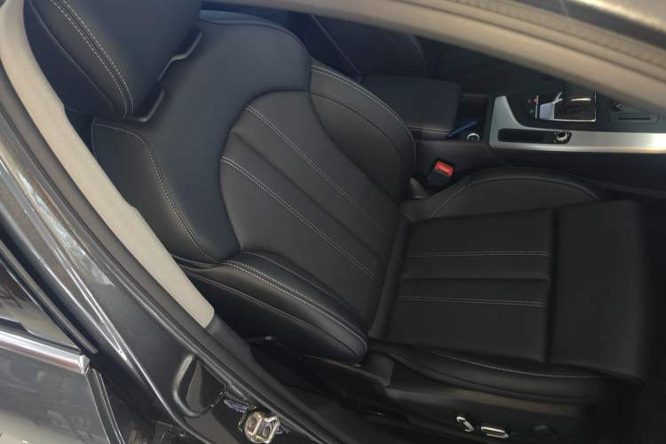Used Audi A4L 2024 40 TFSI Fashion Dynamic Model Right Front Seat