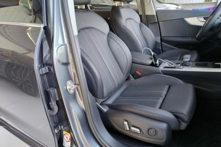 Used Audi A4L 2024 40 TFSI Fashion Dynamic Model Right Front Seat
