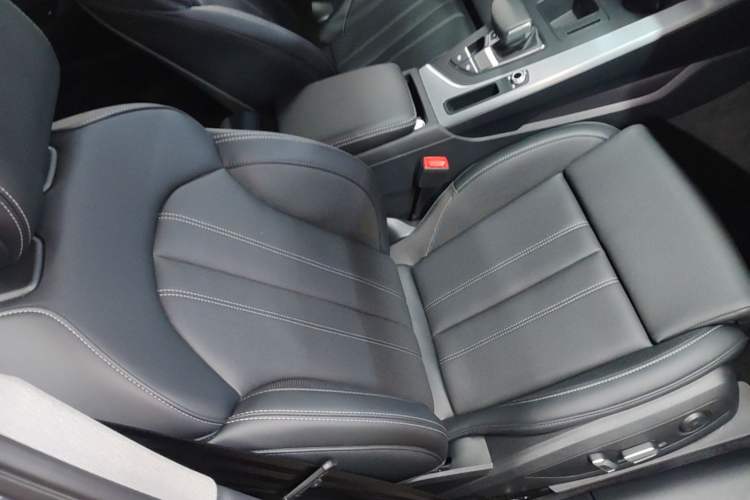 Used Audi A4L 2024 40 TFSI Fashion Dynamic Model Right Front Seat
