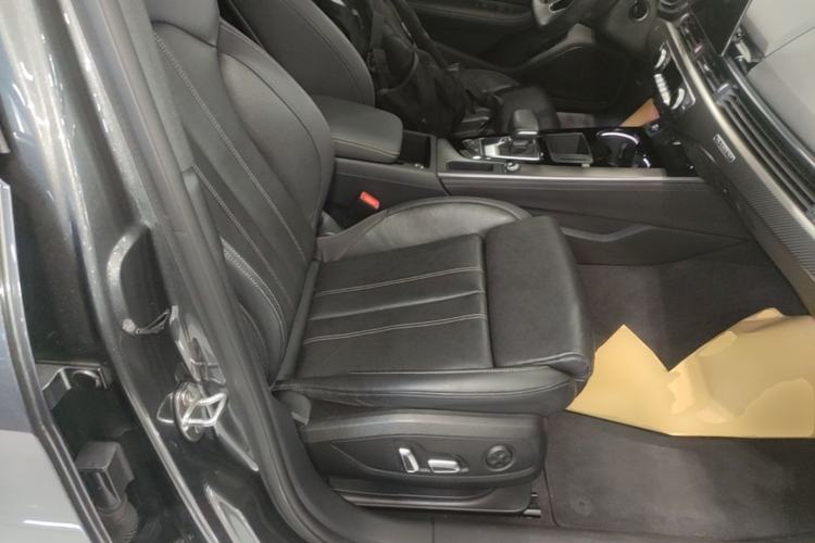 Used Audi A4L 2024 40 TFSI quattro RS Performance Package Right Front Seat