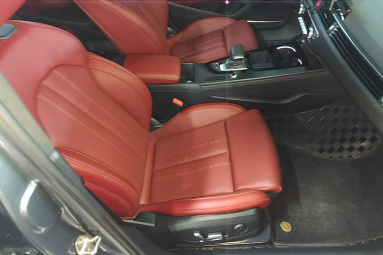 Used Audi A4L 2024 40 TFSI Luxury Dynamic Edition (Starry Night Version) Right Front Seat