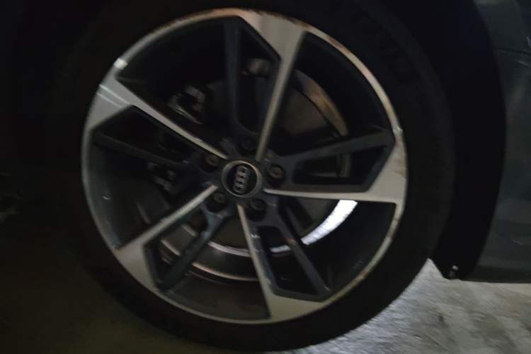 Used Audi A4L 2024 40 TFSI Fashion Dynamic Model Right Front Wheel Hub