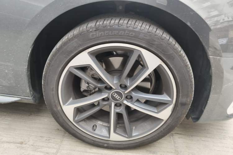 Used Audi A4L 2024 40 TFSI Fashion Dynamic Model Right Front Wheel Hub