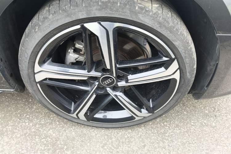 Used Audi A4L 2024 40 TFSI Luxury Dynamic Edition Right Front Wheel Hub