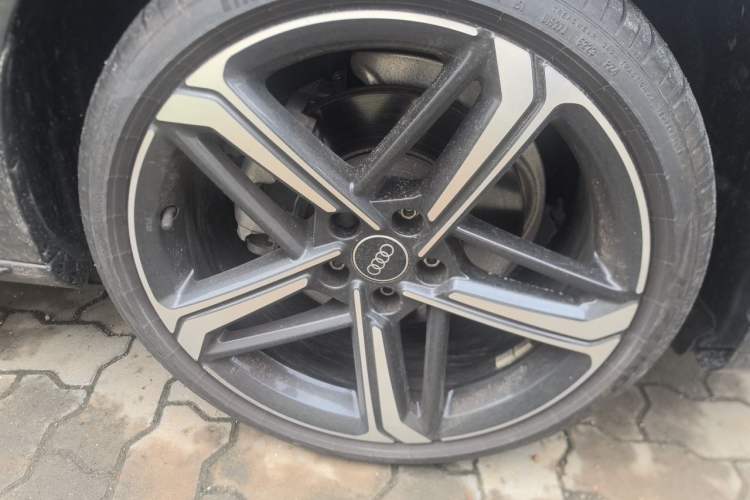 Used Audi A4L 2024 40 TFSI Luxury Dynamic Edition Right Front Wheel Hub
