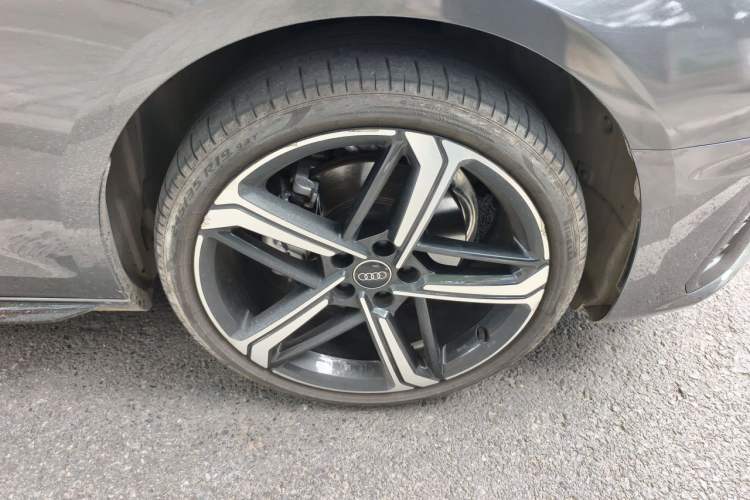 Used Audi A4L 2024 40 TFSI Luxury Dynamic Edition Right Front Wheel Hub