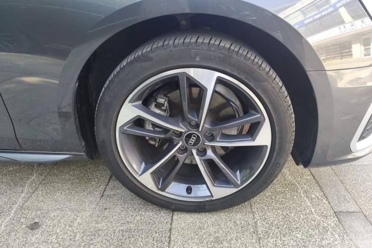 Used Audi A4L 2024 40 TFSI Fashion Dynamic Model Right Front Wheel Hub