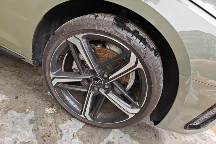 Used Audi A4L 2024 40 TFSI Luxury Dynamic Edition Right Front Wheel Hub