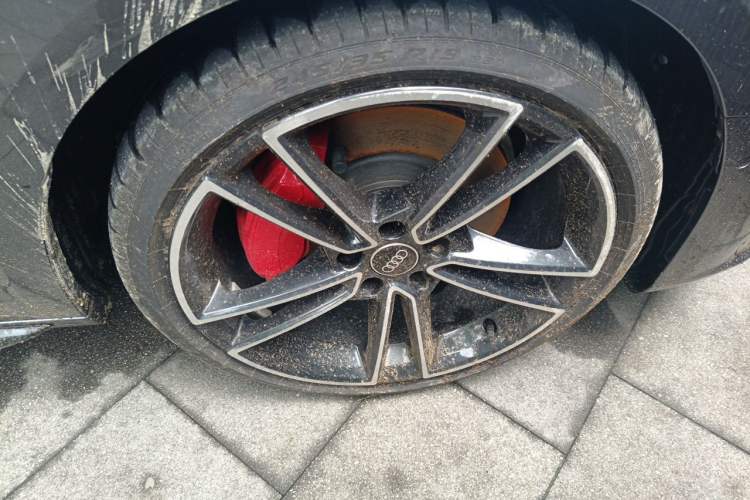 Used Audi A4L 2024 45 TFSI quattro Prestige Dynamic Edition Right Front Wheel Hub