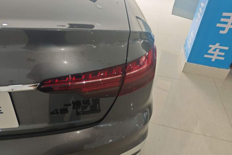 Used Audi A4L 2024 40 TFSI Fashion Dynamic Model Right Rear Taillight
