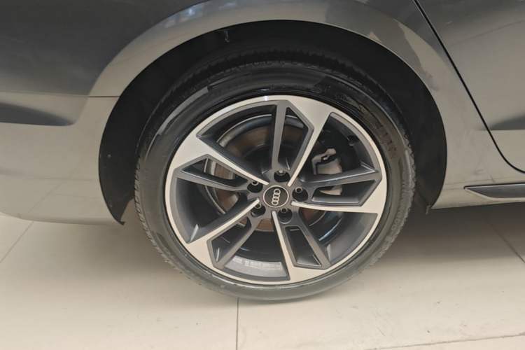 Used Audi A4L 2024 40 TFSI Fashion Dynamic Model Right Rear Wheel Hub