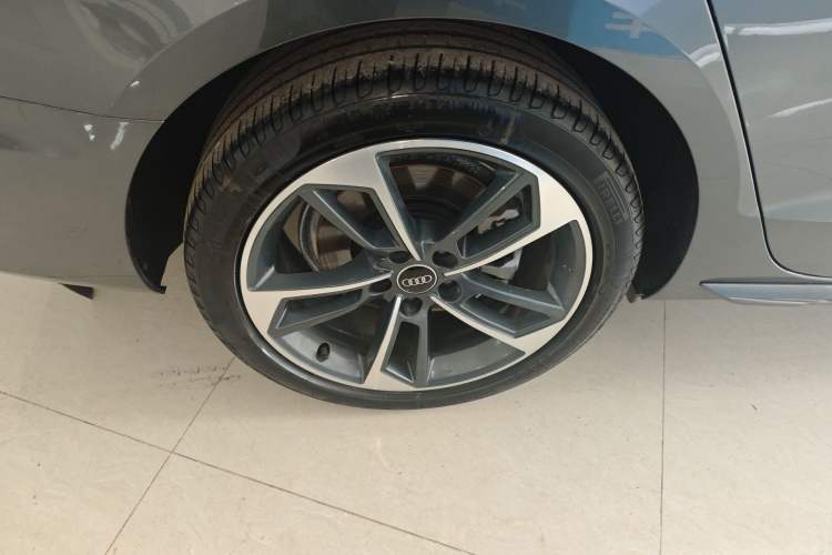 Used Audi A4L 2024 40 TFSI Fashion Dynamic Model Right Rear Wheel Hub