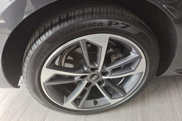 Used Audi A4L 2024 40 TFSI Fashion Dynamic Model Right Rear Wheel Hub