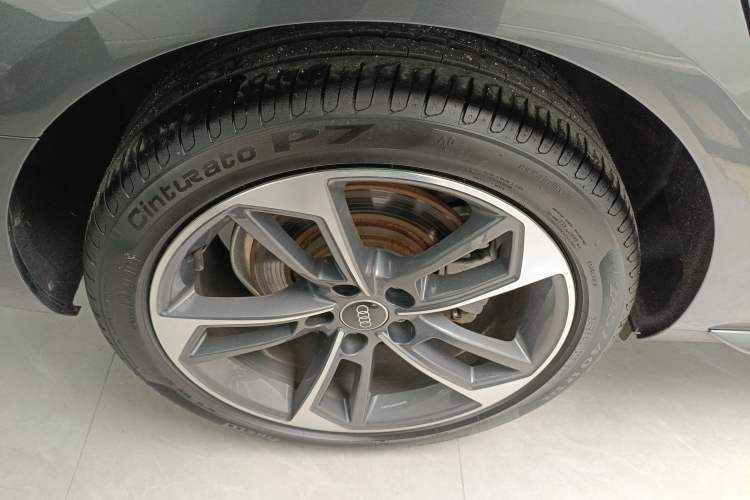 Used Audi A4L 2024 40 TFSI Fashion Dynamic Model Right Rear Wheel Hub