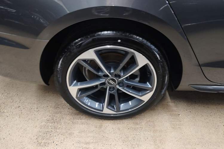 Used Audi A4L 2024 40 TFSI Fashion Dynamic Model Right Rear Wheel Hub