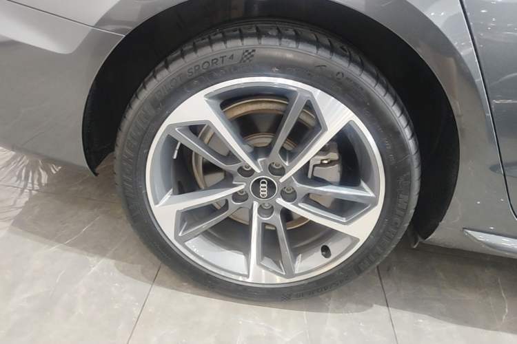 Used Audi A4L 2024 40 TFSI Fashion Dynamic Model Right Rear Wheel Hub