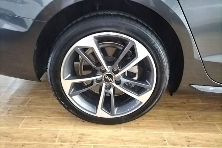 Used Audi A4L 2024 40 TFSI Fashion Dynamic Model Right Rear Wheel Hub