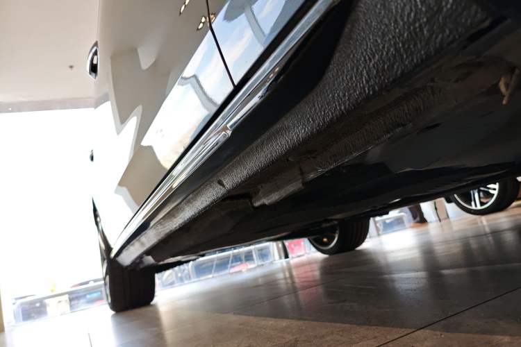 Used Audi A4L 2024 40 TFSI Luxury Dynamic Edition Right Side Sill