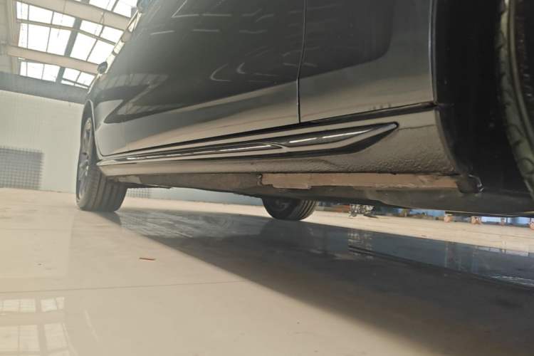 Used Audi A4L 2024 40 TFSI Fashion Dynamic Model Right Side Sill