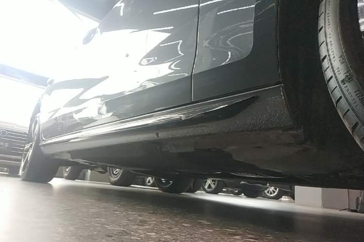 Used Audi A4L 2024 40 TFSI Luxury Dynamic Edition Right Side Sill