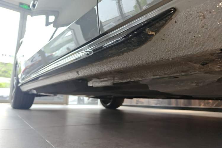 Used Audi A4L 2024 40 TFSI Luxury Dynamic Edition Right Side Sill
