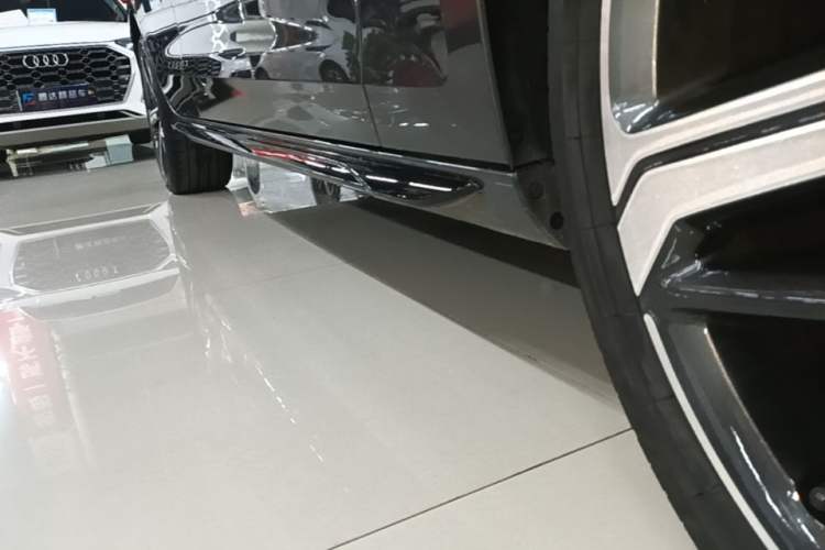 Used Audi A4L 2024 40 TFSI Luxury Dynamic Edition Right Side Sill