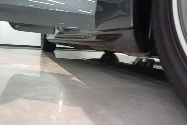 Used Audi A4L 2024 40 TFSI quattro RS Performance Package Right Side Sill