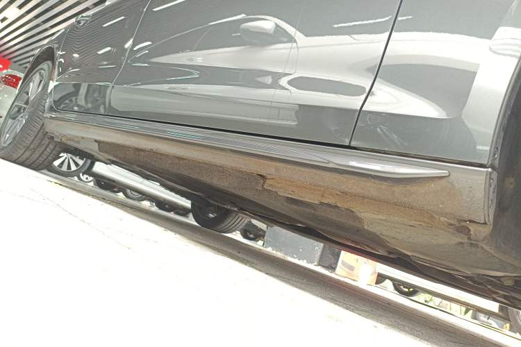 Used Audi A4L 2024 40 TFSI Fashion Dynamic Model Right Side Sill