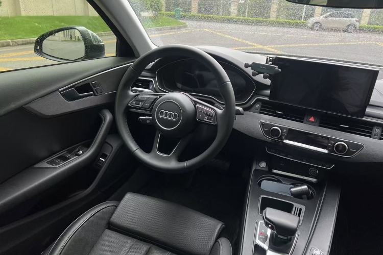 Used Audi A4L 2024 40 TFSI Fashion Dynamic Model Steering Wheel
