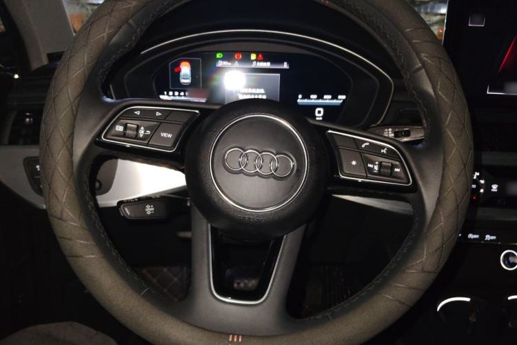 Used Audi A4L 2024 40 TFSI Fashion Dynamic Model Steering Wheel