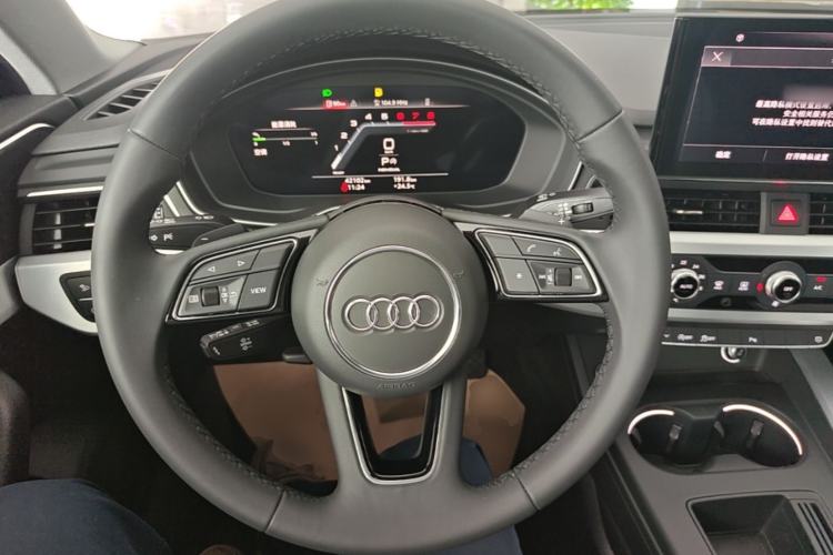 Used Audi A4L 2024 40 TFSI Fashion Dynamic Model Steering Wheel