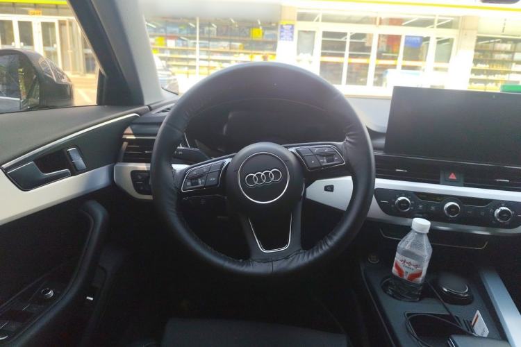 Used Audi A4L 2024 40 TFSI Fashion Dynamic Model Steering Wheel
