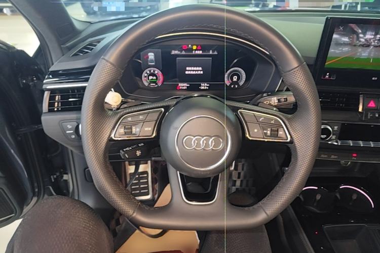 Used Audi A4L 2024 40 TFSI Luxury Dynamic Edition (Starry Night Version) Steering Wheel