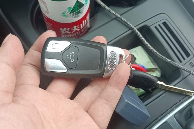 Used Audi A4L 2024 40 TFSI Fashion Dynamic Model Vehicle Key